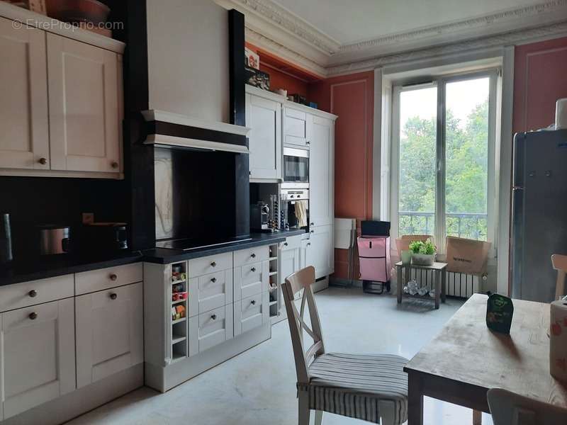 Appartement à PARIS-10E