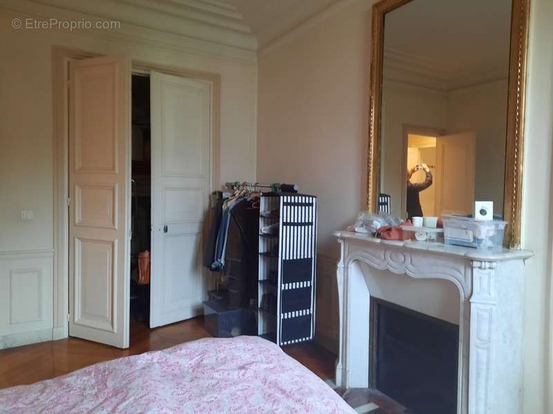 Appartement à PARIS-10E