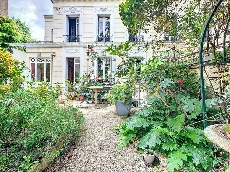 Maison à ASNIERES-SUR-SEINE