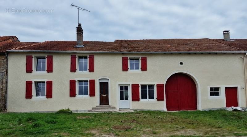 Maison à CONTREXEVILLE