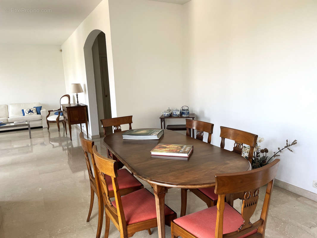 Appartement à VILLENEUVE-LOUBET