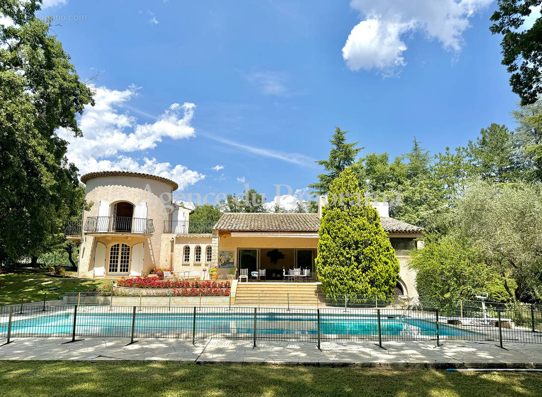 Maison à SAINT-CEZAIRE-SUR-SIAGNE