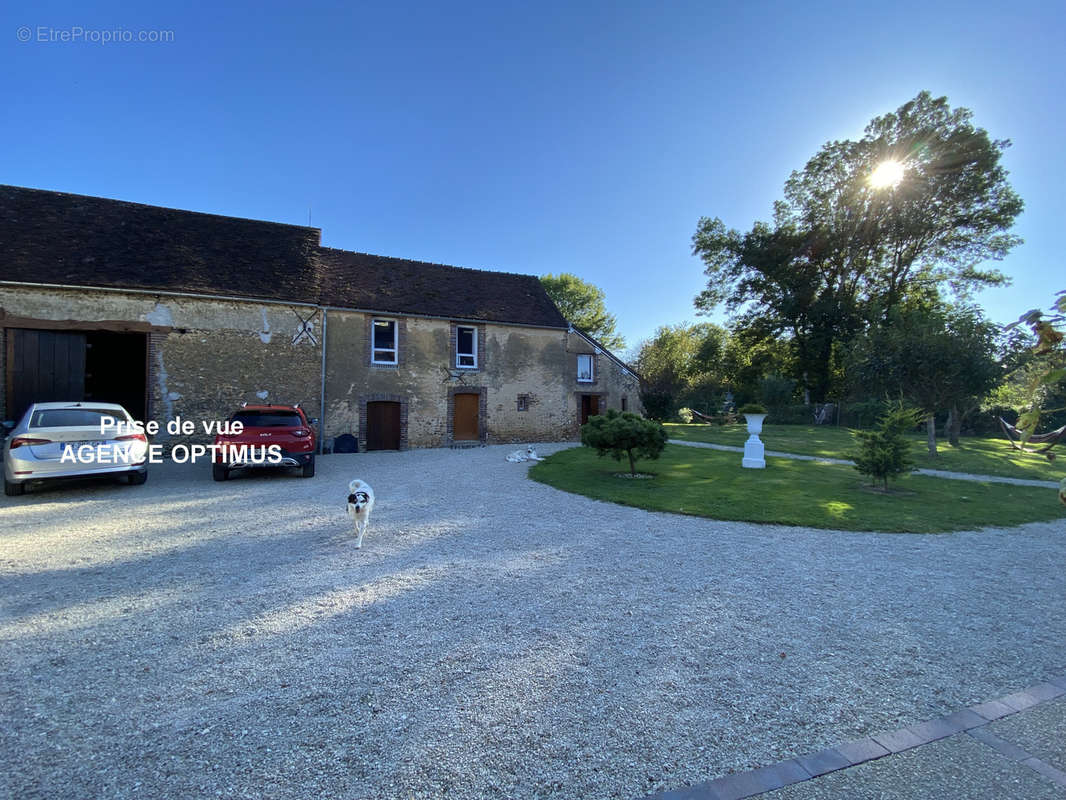 Maison à CERISIERS