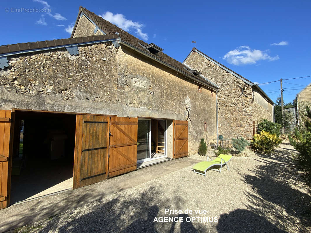 Maison à CERISIERS