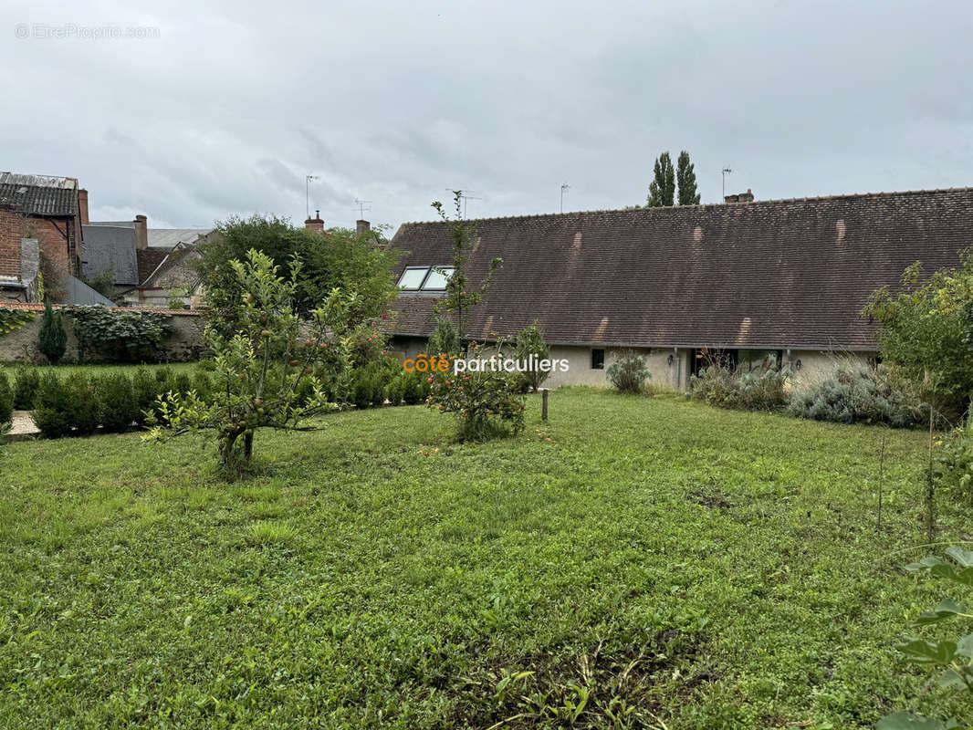 Maison à COUR-CHEVERNY