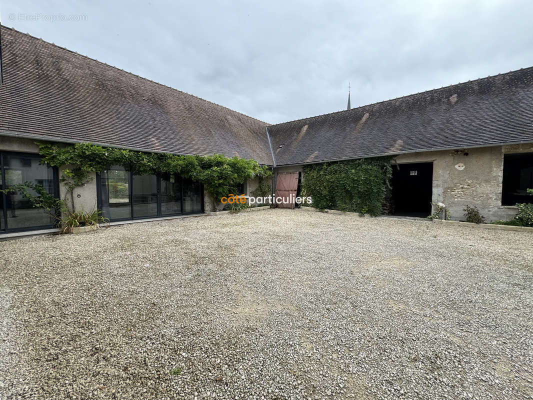 Maison à COUR-CHEVERNY