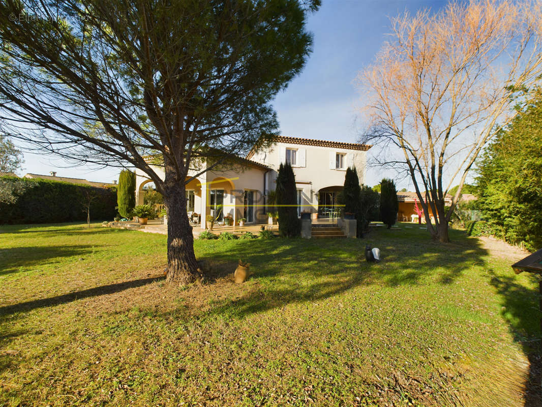 Maison à MONTELIMAR