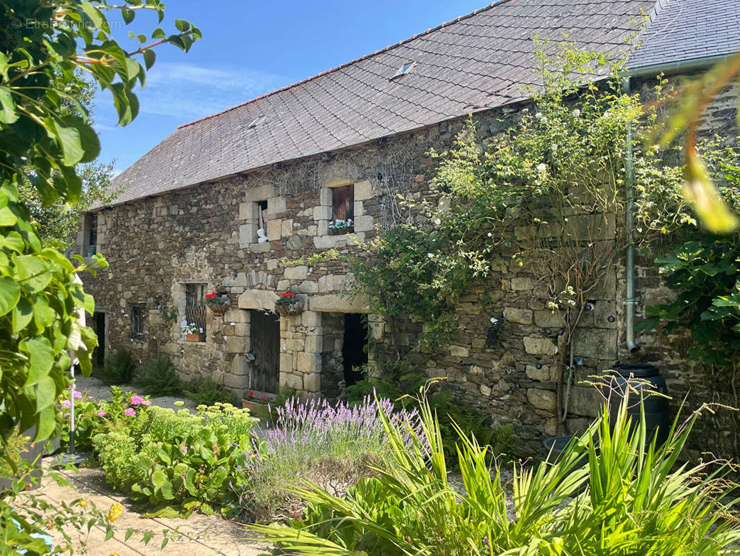 Maison à JUGON-LES-LACS