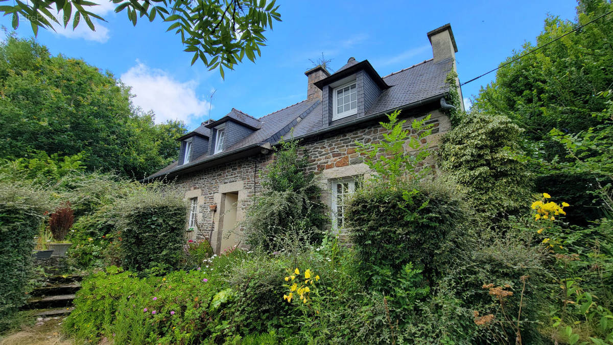 Maison à PLOUEZEC