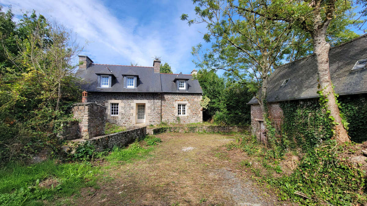 Maison à PLOUEZEC