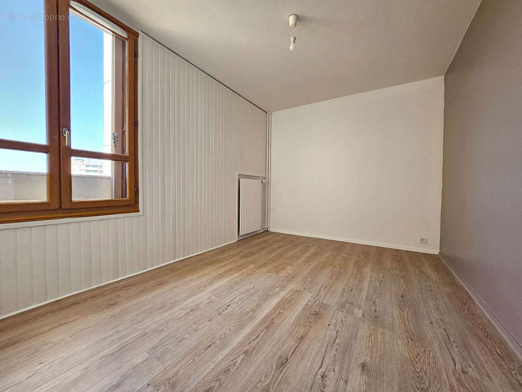 Appartement à RILLIEUX-LA-PAPE