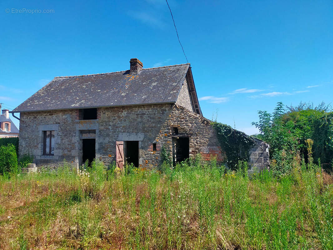 Maison à VILLAINES-LA-JUHEL