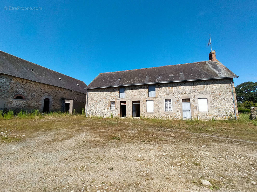 Maison à VILLAINES-LA-JUHEL