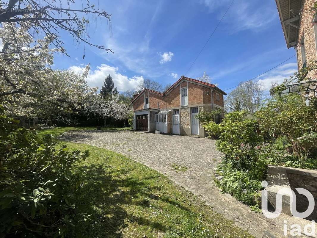 Photo 8 - Maison à SAINT-REMY-LES-CHEVREUSE