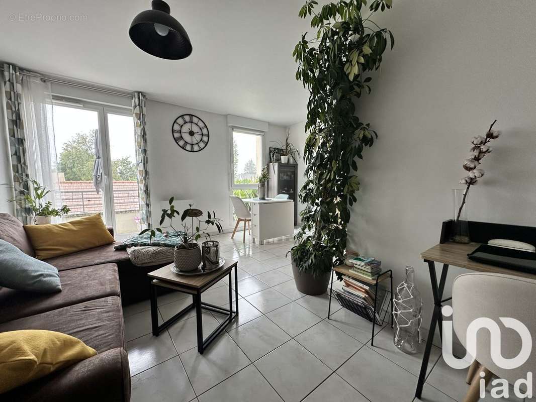 Photo 2 - Appartement à FONTENAY-LES-BRIIS