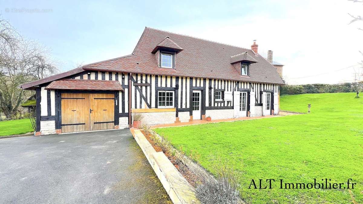 Maison à SAINT-PIERRE-SUR-DIVES