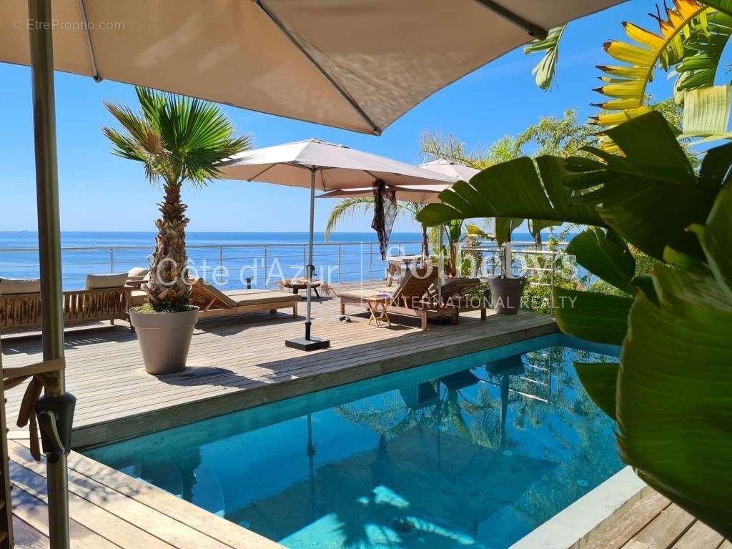 Appartement à ROQUEBRUNE-CAP-MARTIN