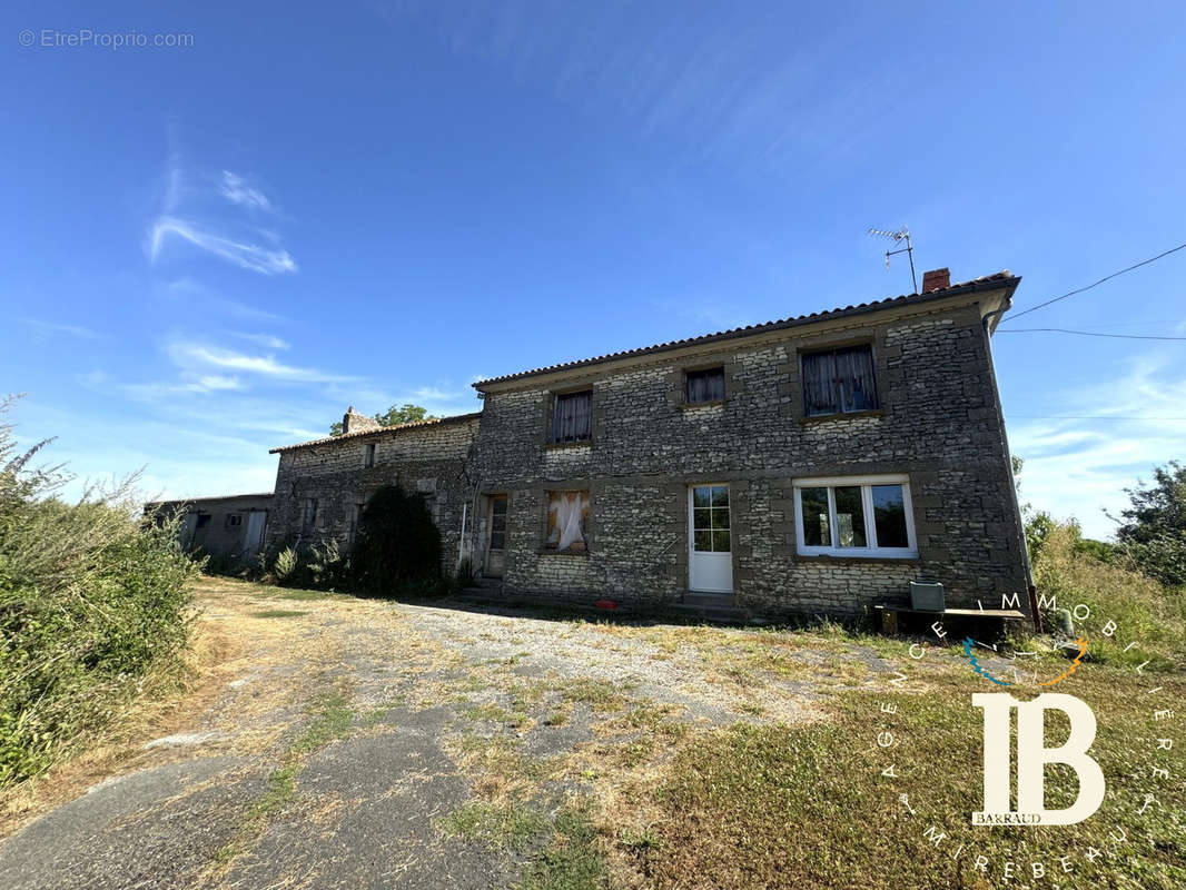 Maison à COUSSAY