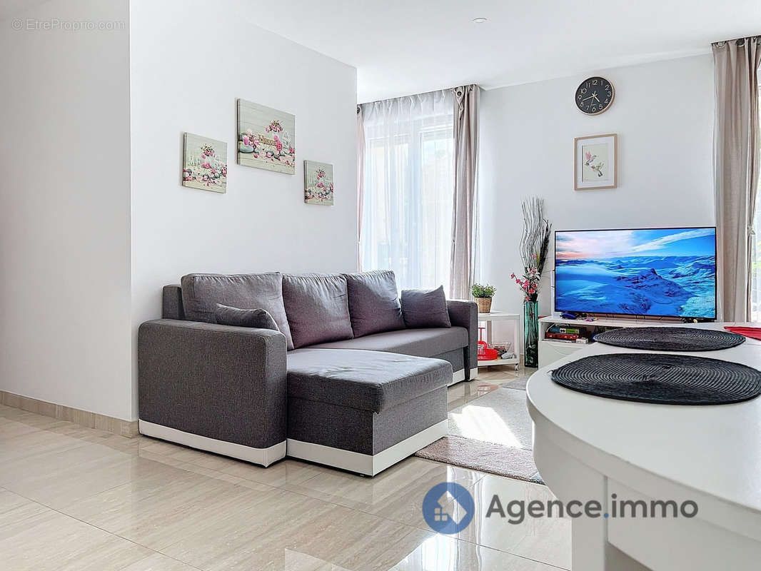 Appartement à VILLENEUVE-LA-GARENNE