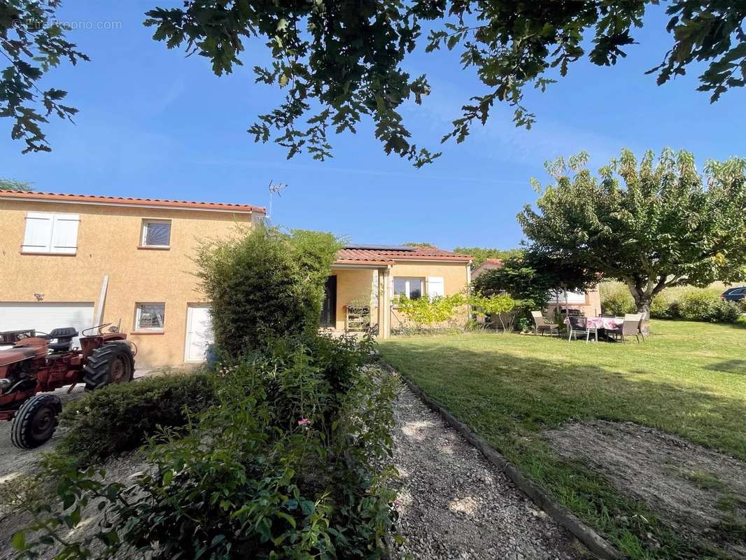 Maison à MONCLAR-DE-QUERCY