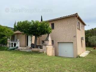   - Maison à DRAGUIGNAN