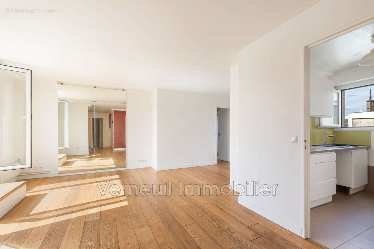 Appartement à PARIS-17E