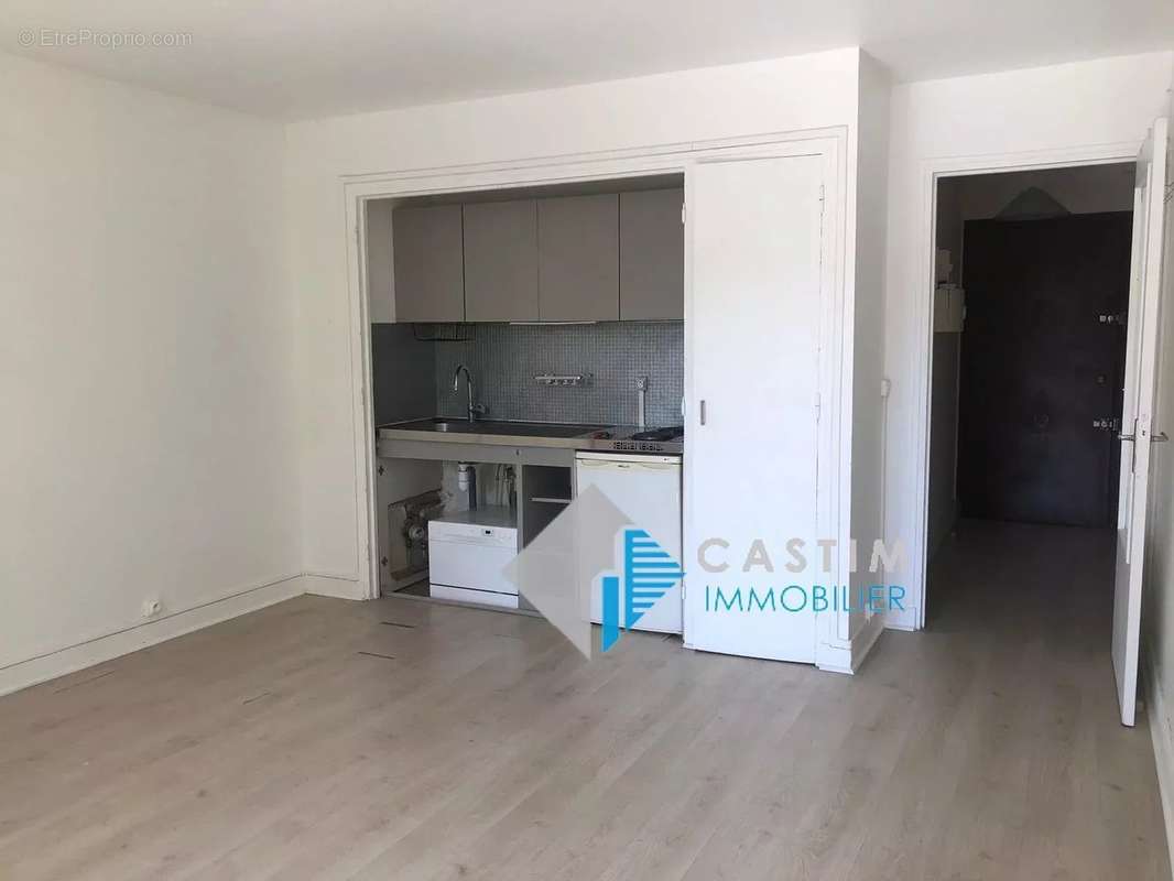 Appartement à PARIS-14E