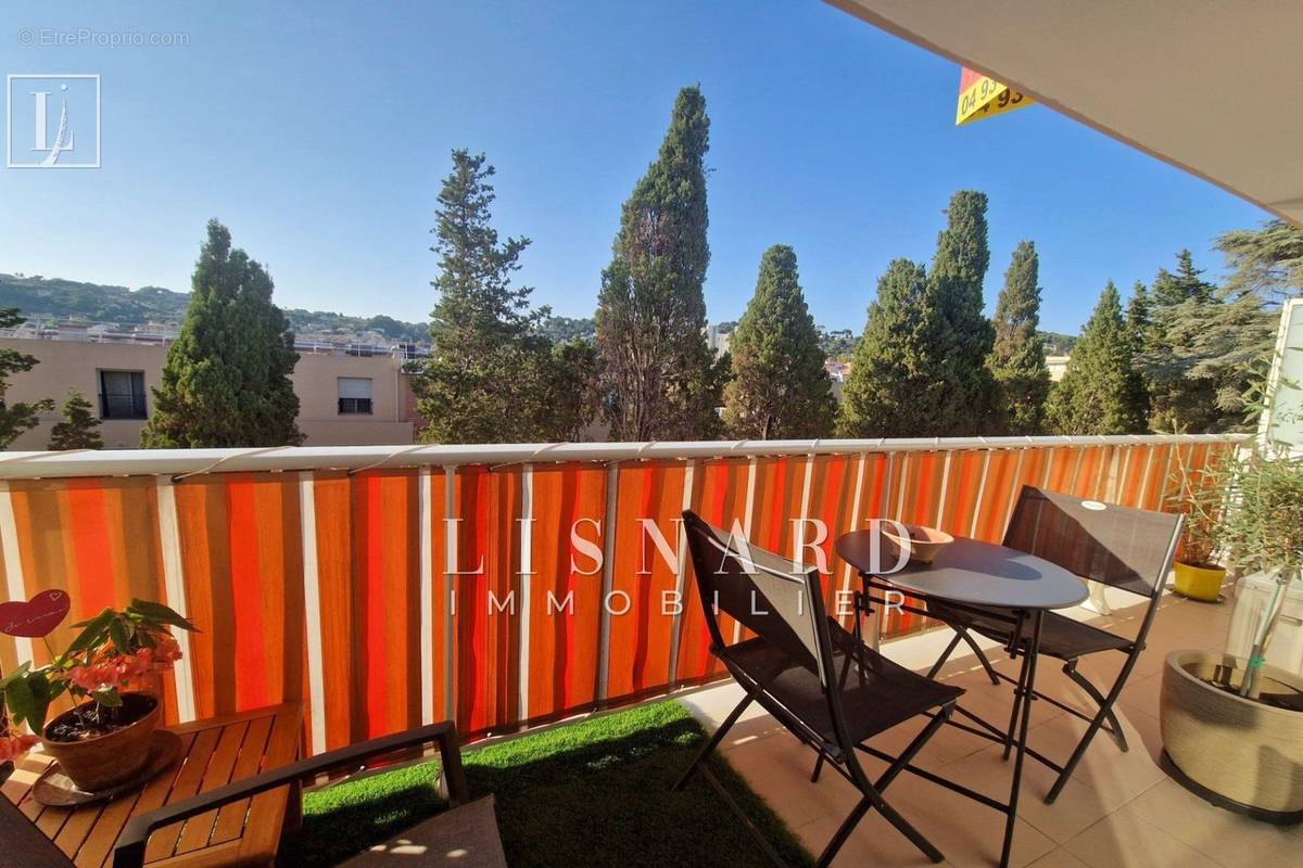 Appartement à VALLAURIS