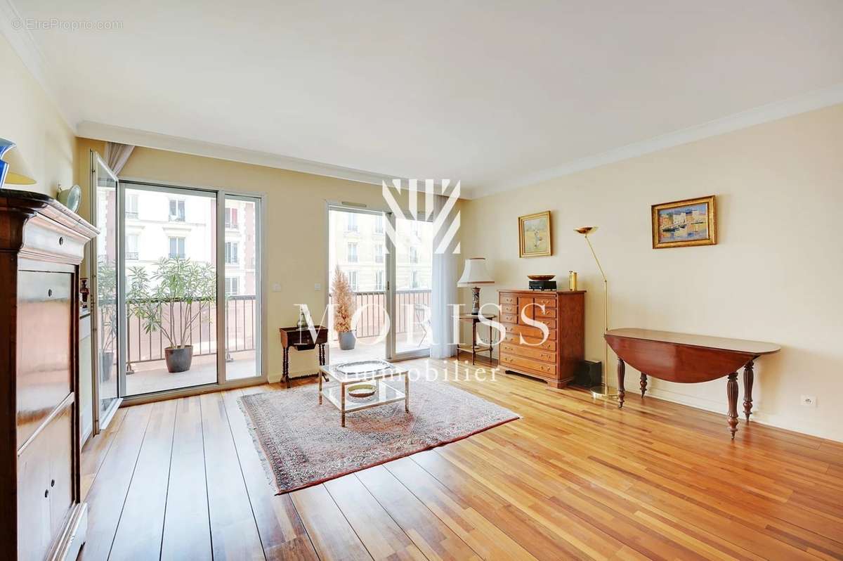 Appartement à PARIS-7E