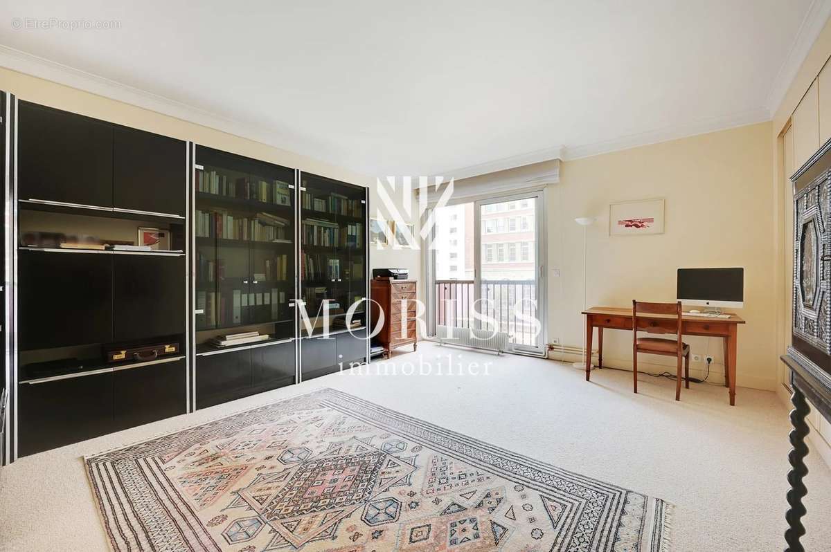 Appartement à PARIS-7E