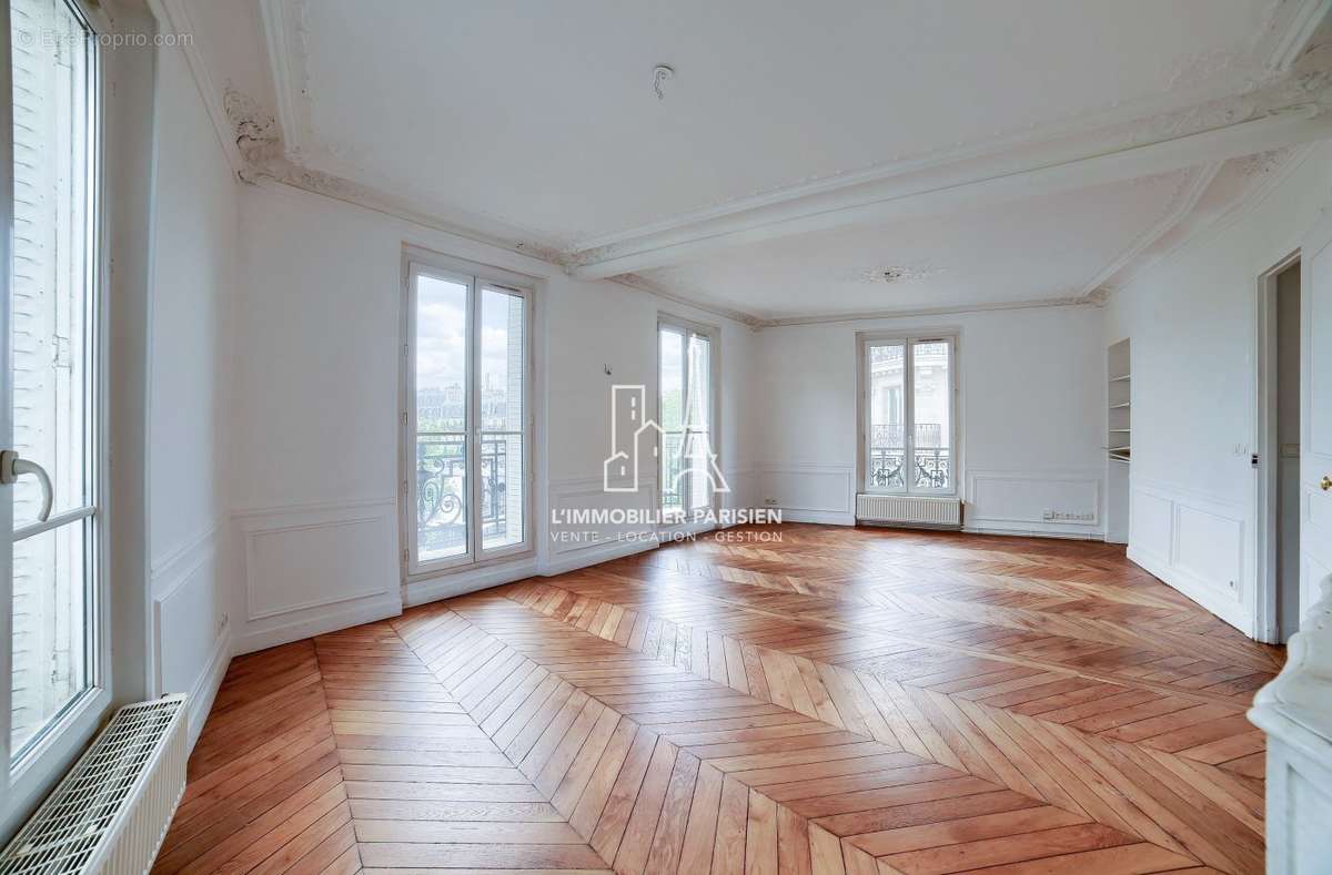 Appartement à PARIS-18E