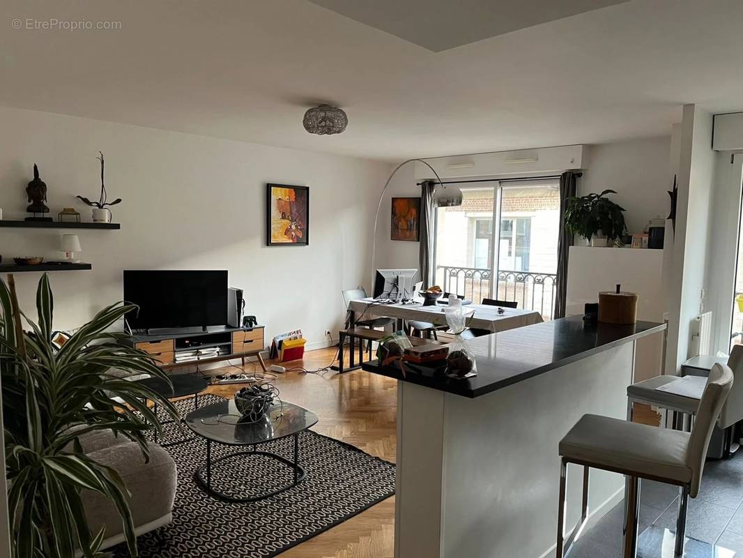 Appartement à LEVALLOIS-PERRET