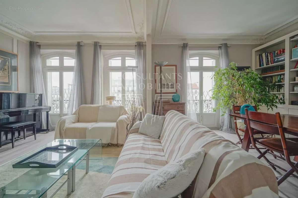 Appartement à PARIS-17E