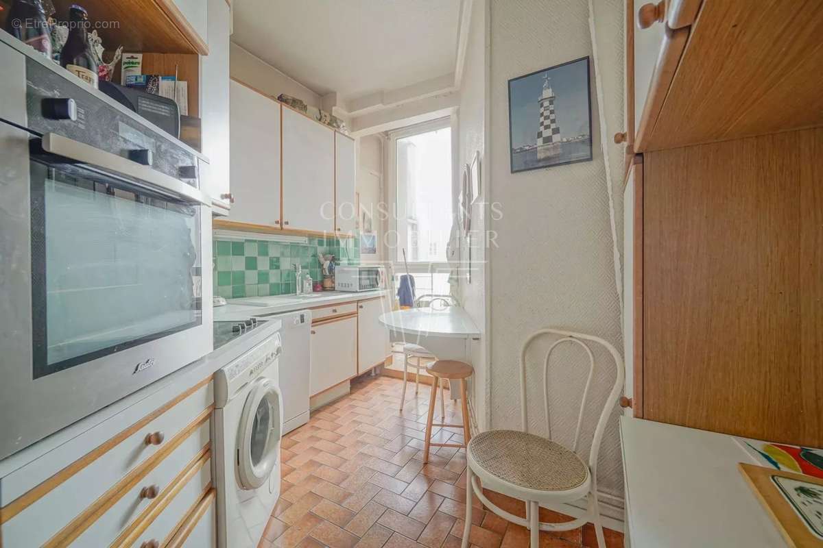 Appartement à NEUILLY-SUR-SEINE