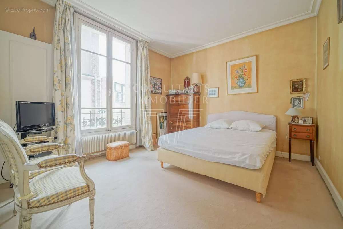 Appartement à NEUILLY-SUR-SEINE