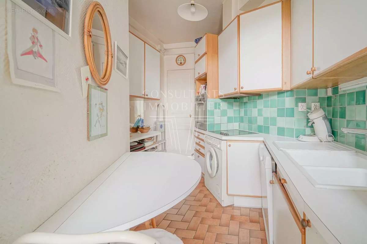 Appartement à NEUILLY-SUR-SEINE