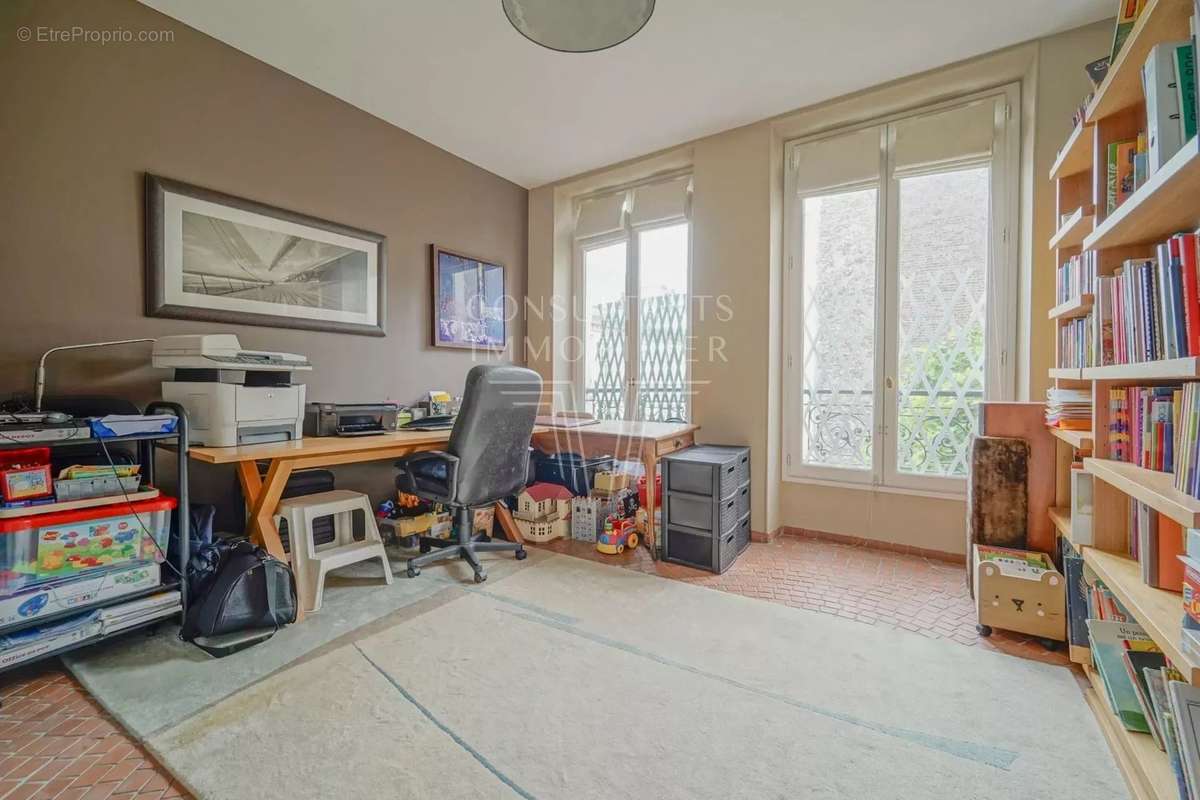 Appartement à PARIS-8E