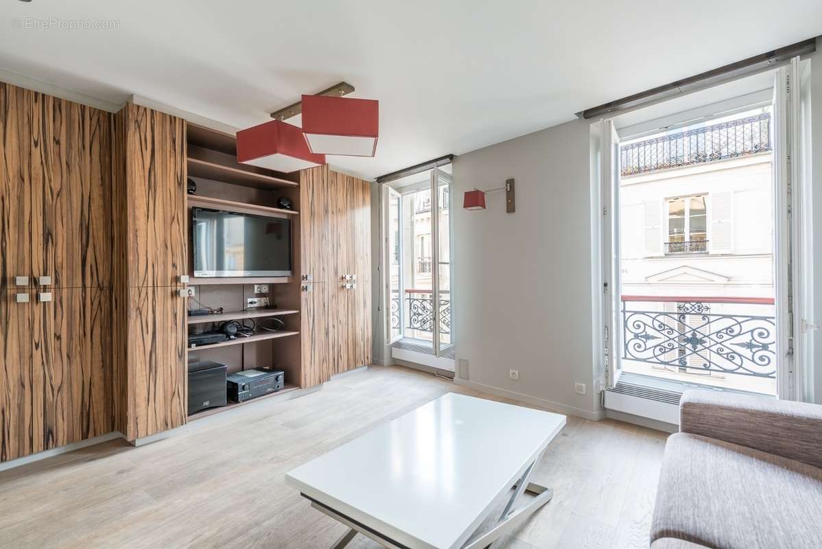 Appartement à PARIS-18E