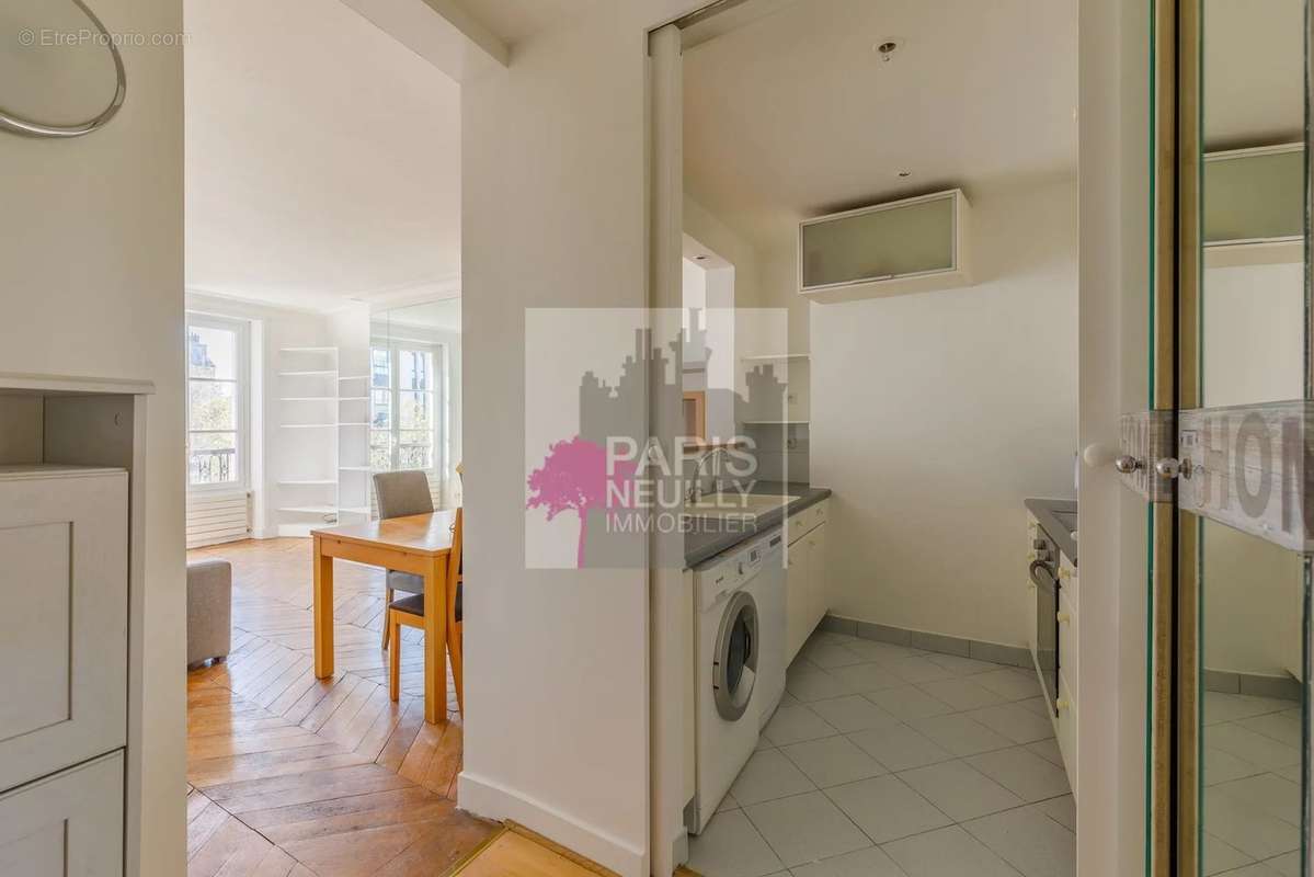 Appartement à PARIS-17E