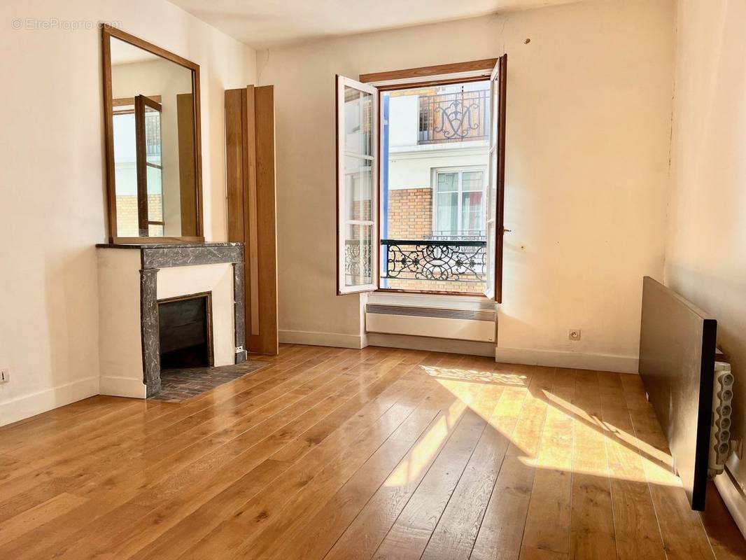 Appartement à PARIS-18E