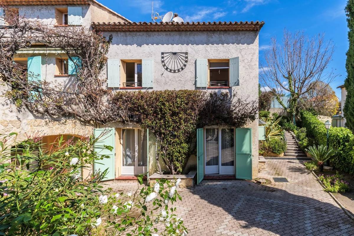 Maison à CAGNES-SUR-MER