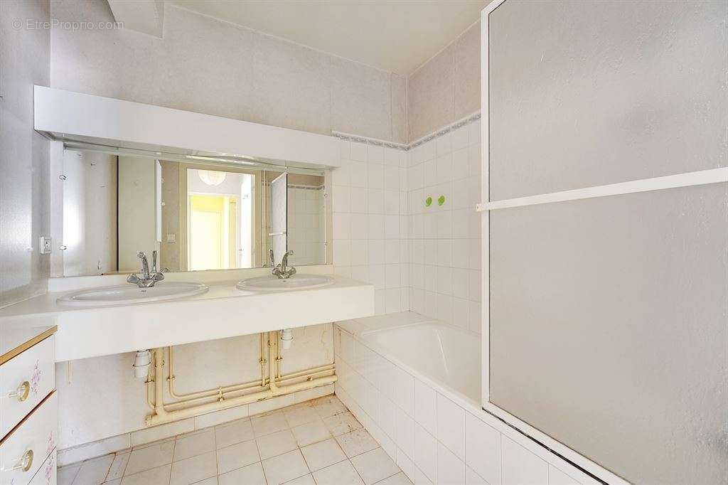 Appartement à PARIS-20E