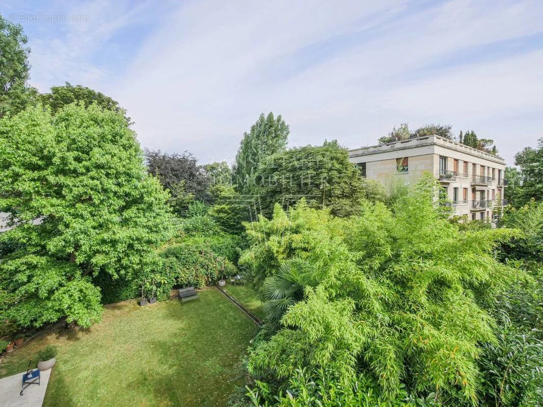 Appartement à NEUILLY-SUR-SEINE