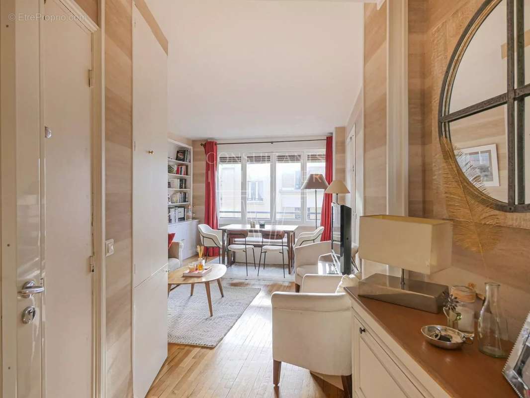 Appartement à NEUILLY-SUR-SEINE