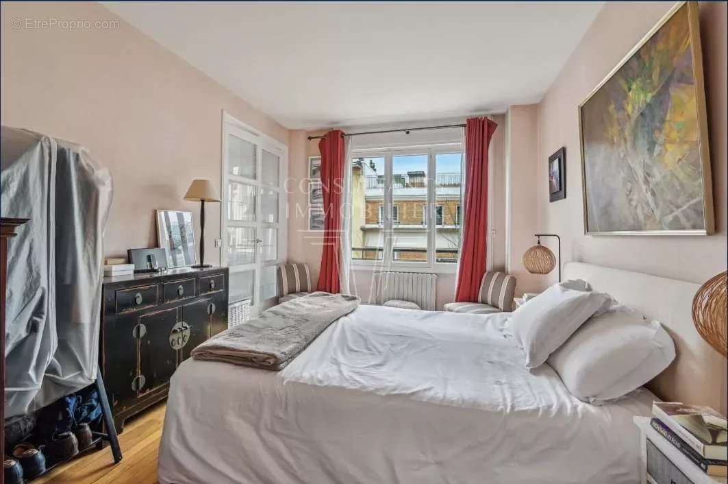 Appartement à NEUILLY-SUR-SEINE