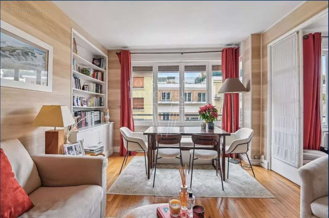 Appartement à NEUILLY-SUR-SEINE