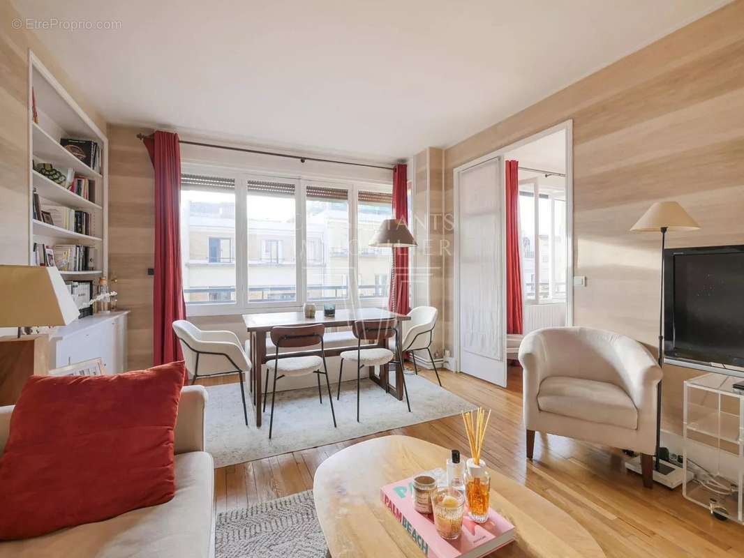 Appartement à NEUILLY-SUR-SEINE