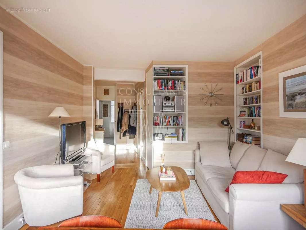 Appartement à NEUILLY-SUR-SEINE