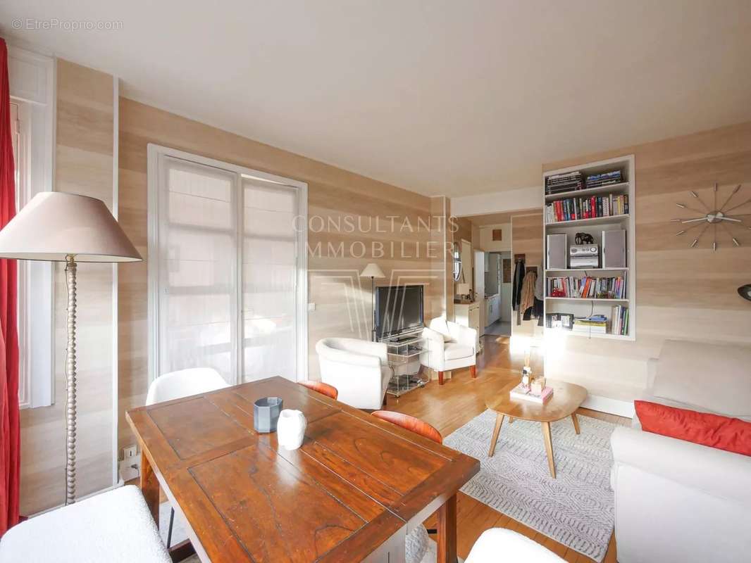 Appartement à NEUILLY-SUR-SEINE