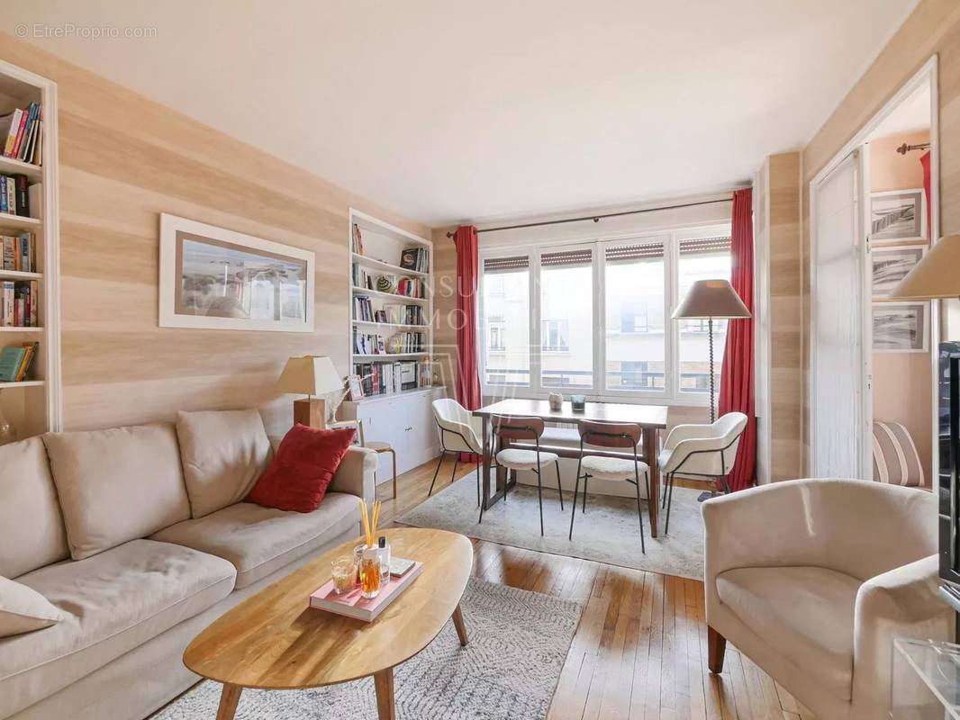 Appartement à NEUILLY-SUR-SEINE